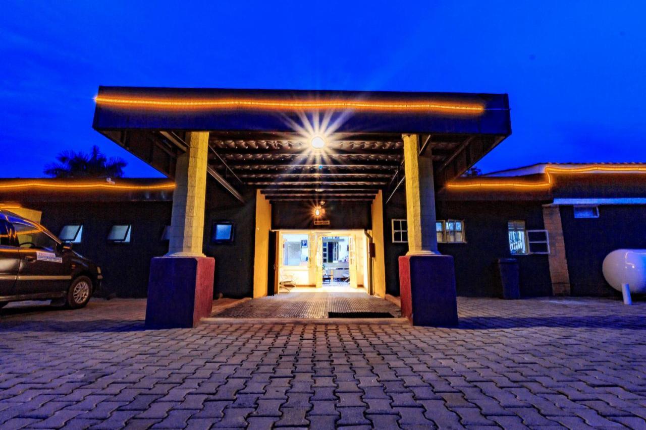 Frontiers Hotel Энтеббе Экстерьер фото