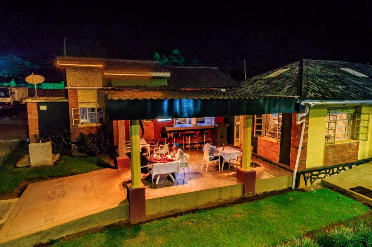 Frontiers Hotel Энтеббе Экстерьер фото